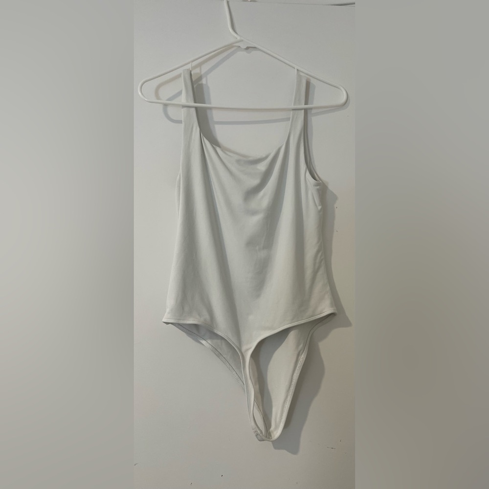 Aritzia Bodysuit Size L - Picture 2 of 2